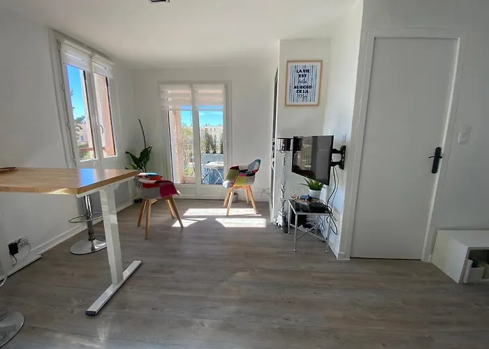 De Charme Proche Plages 아파트 카르쿠에이란느